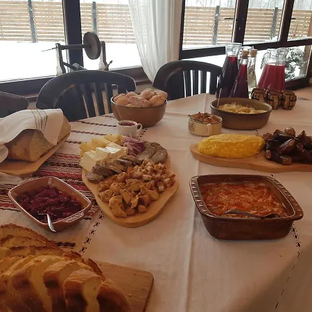 Sura Lu' Vasile. Bed & Breakfast Crivina (Brasov)